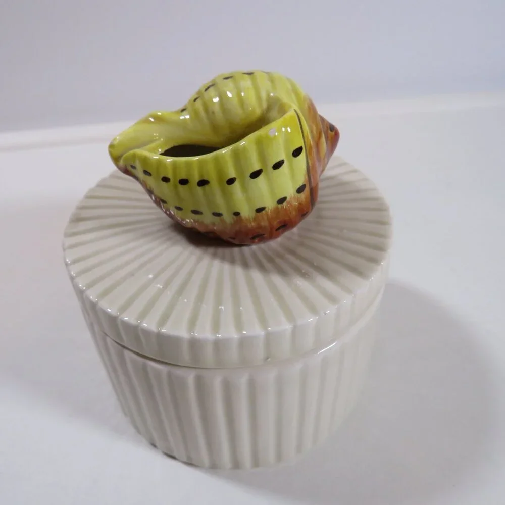 Seashell Ceramic Dish by Fitz & Floyd with Lid Glazed (has small chip on lid)